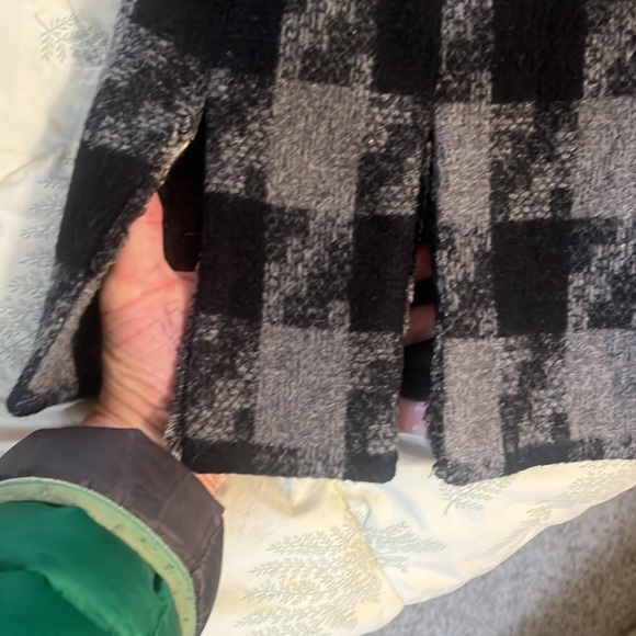 An Ren Fitted Nicely Detailed Wool Jacket - Picture 2 of 5